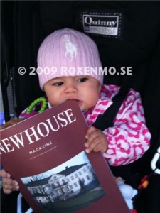 ronja med tidning ronja med tidning